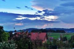 Abendstimmung der letzten Tage - Tagsüber heiss und schwül - abends ziehen meist Gewitterwolken auf