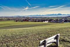Blick auf Hausruckedt - Ottnang - Voralpen und in den Himmel hinauf