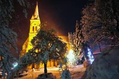 Winterlicher Kirchenplatz Bruckmühl