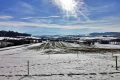 Blick von Walding nach Ottnang - Wer machte diese Riesen Fußabdrücke?