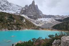 der Sorapissee in den Dolomiten