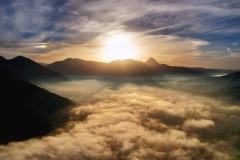 Drohnenflug mit Blick auf den Traunstein