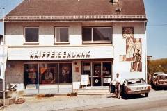 Das frühere Raiffeisengebäude - Heute Annen-Apotheke